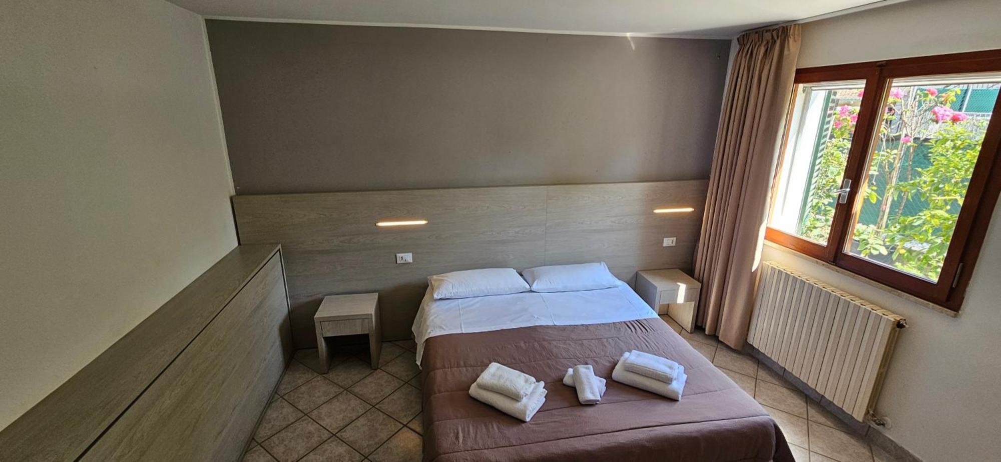 Regina Hotel E Ristorante Punta Marina Extérieur photo